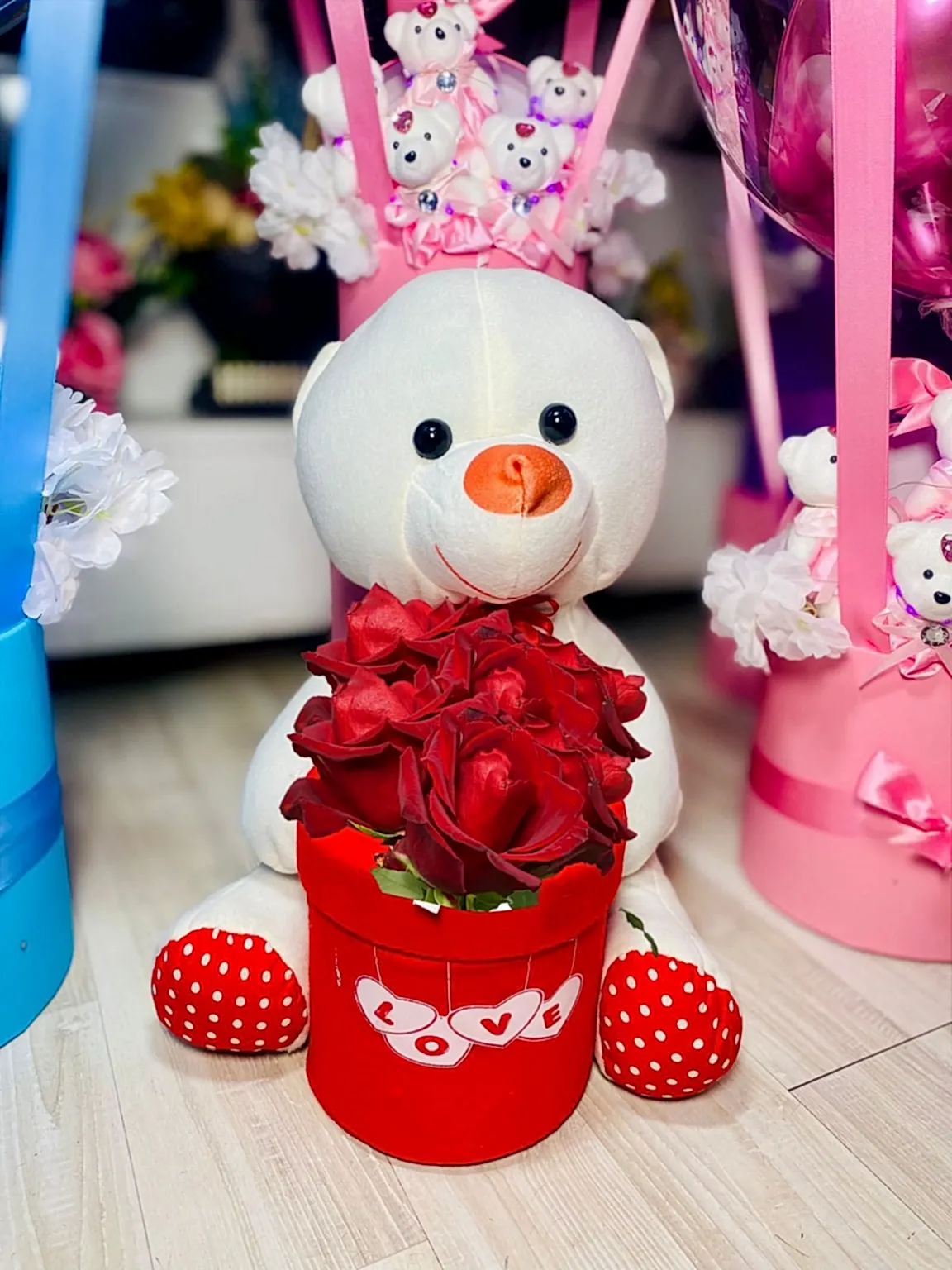 50 Cm Peluş Kutulu Ayıcık  7 Gül