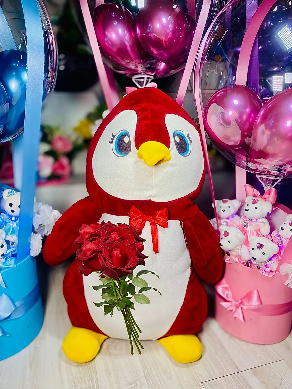 90 Cm Peluş Penguen 5 Gül