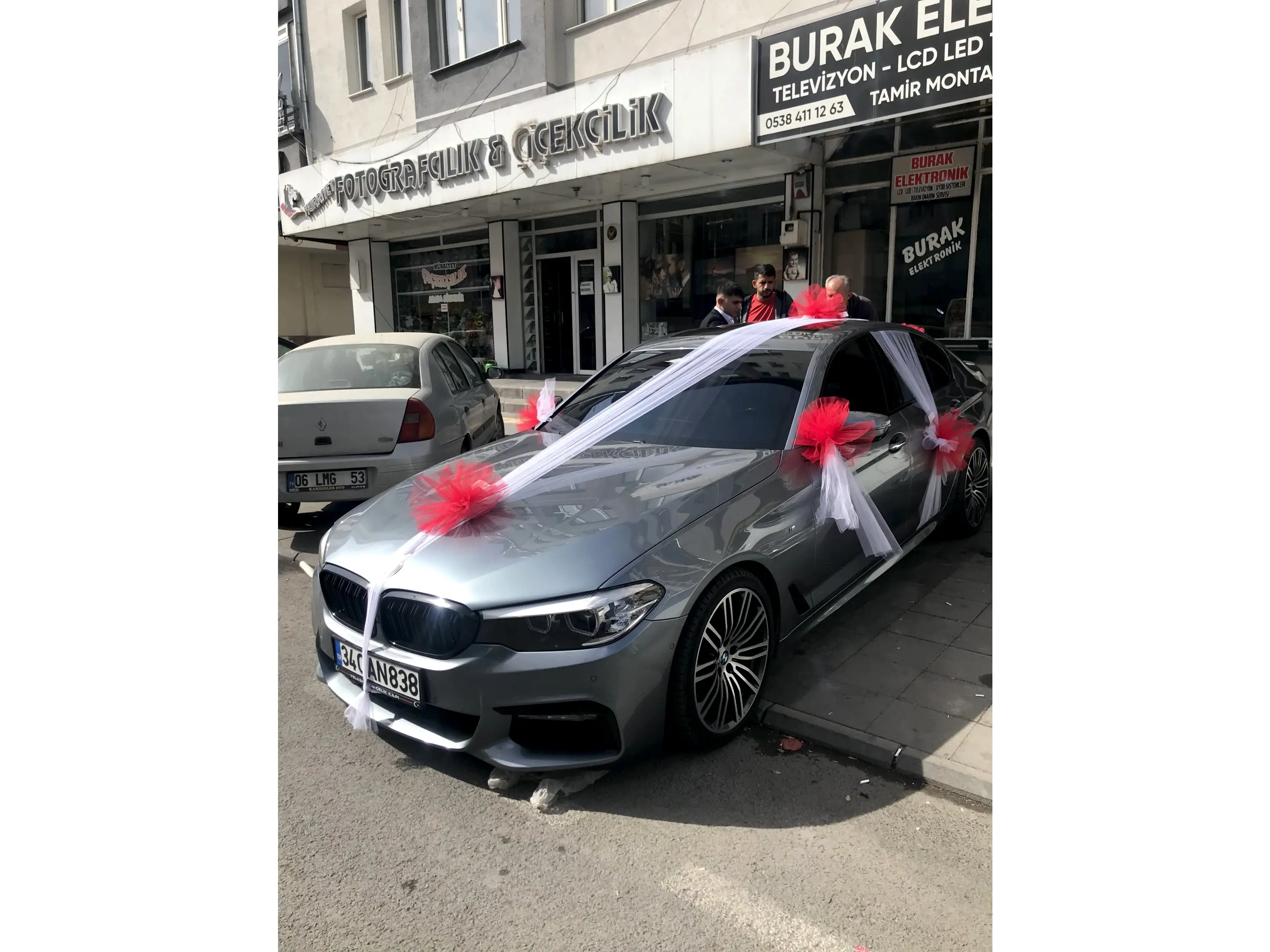 Çiçeksiz Araç Süsleme